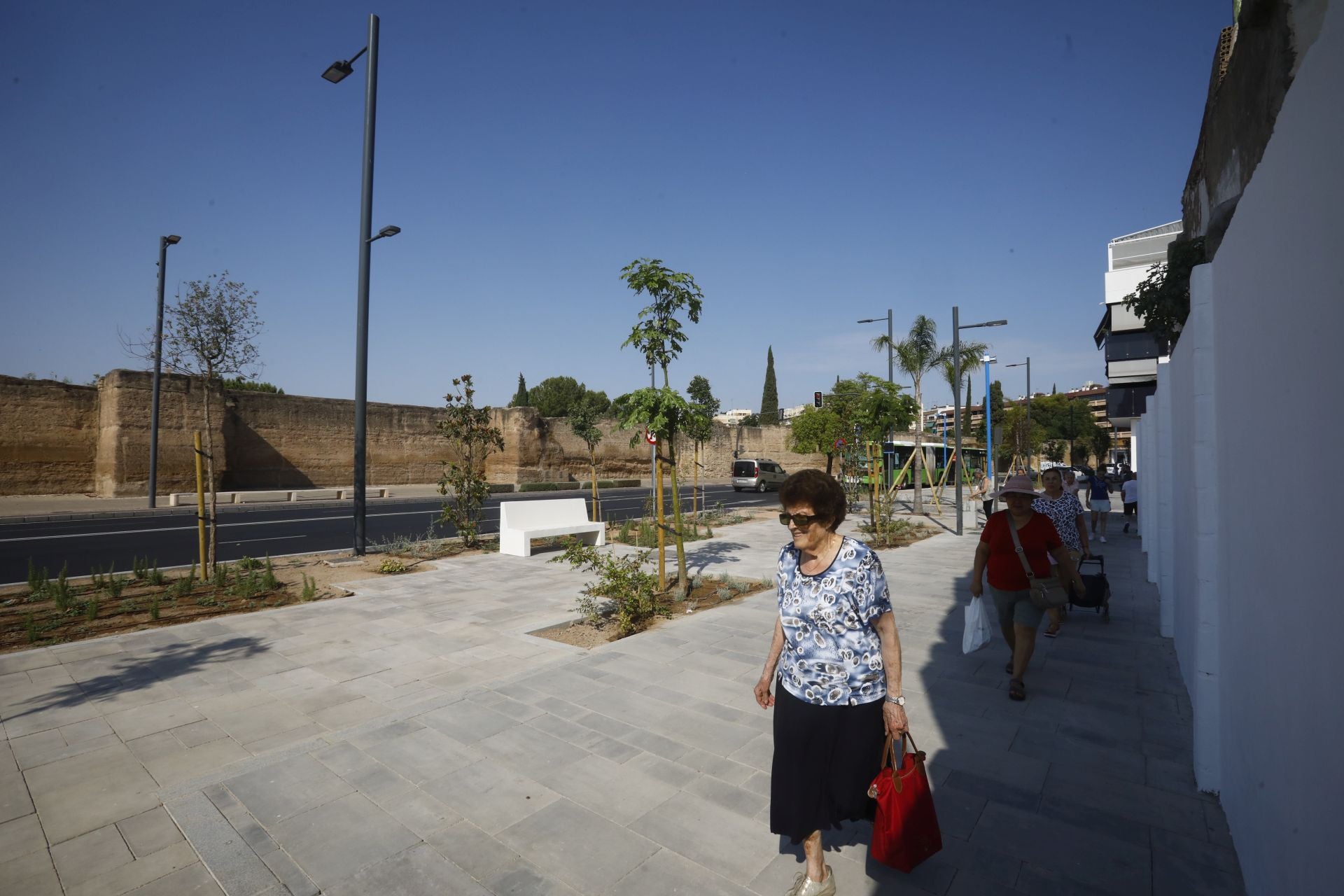 Así ha quedado la nueva Ronda de Marrubial tras las obras, en imágenes