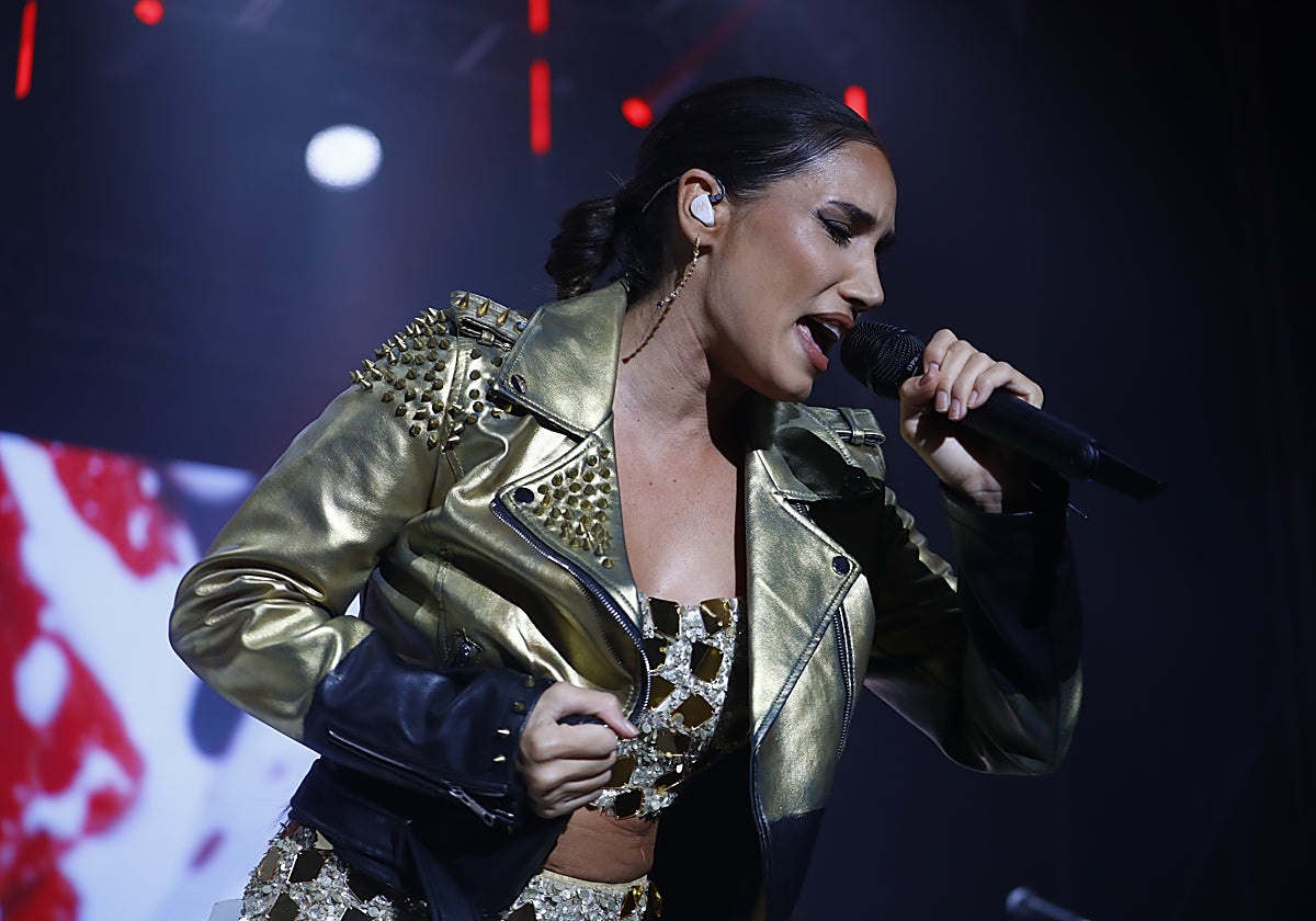 La cantante India Martínez en un concierto en Córdoba