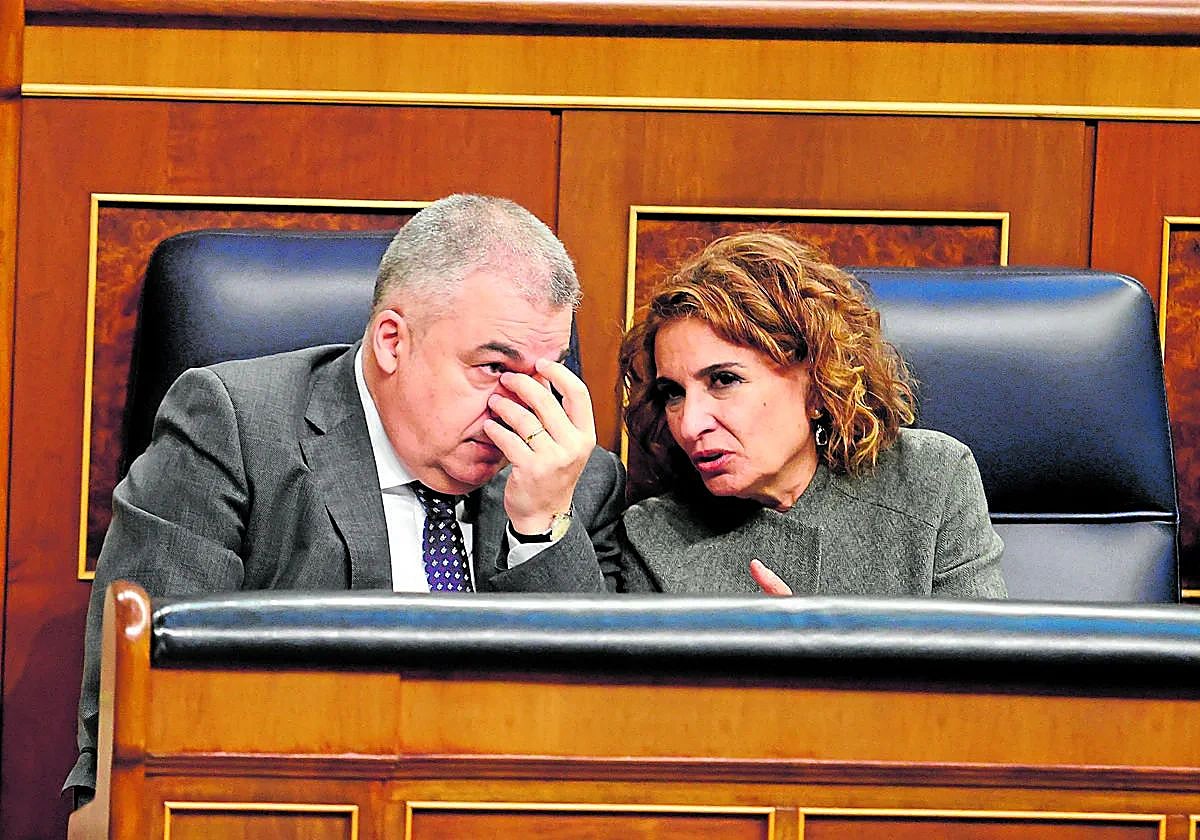 Santos Cerdán y María Jesús Montero.