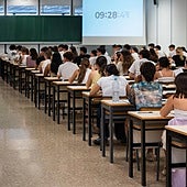 La extraordinaria PAU tras la dana en Valencia: «Llegábamos a clase llenos de barro, pero los profesores nos han centrado»