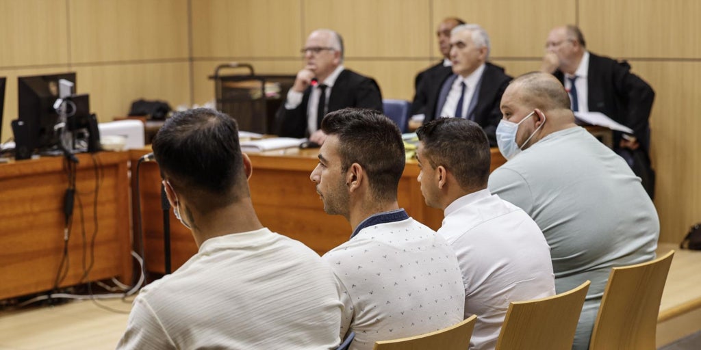 Condenados a 20 y 12 años de prisión dos hombres que abusaron sexualmente en grupo de una menor en Valencia
