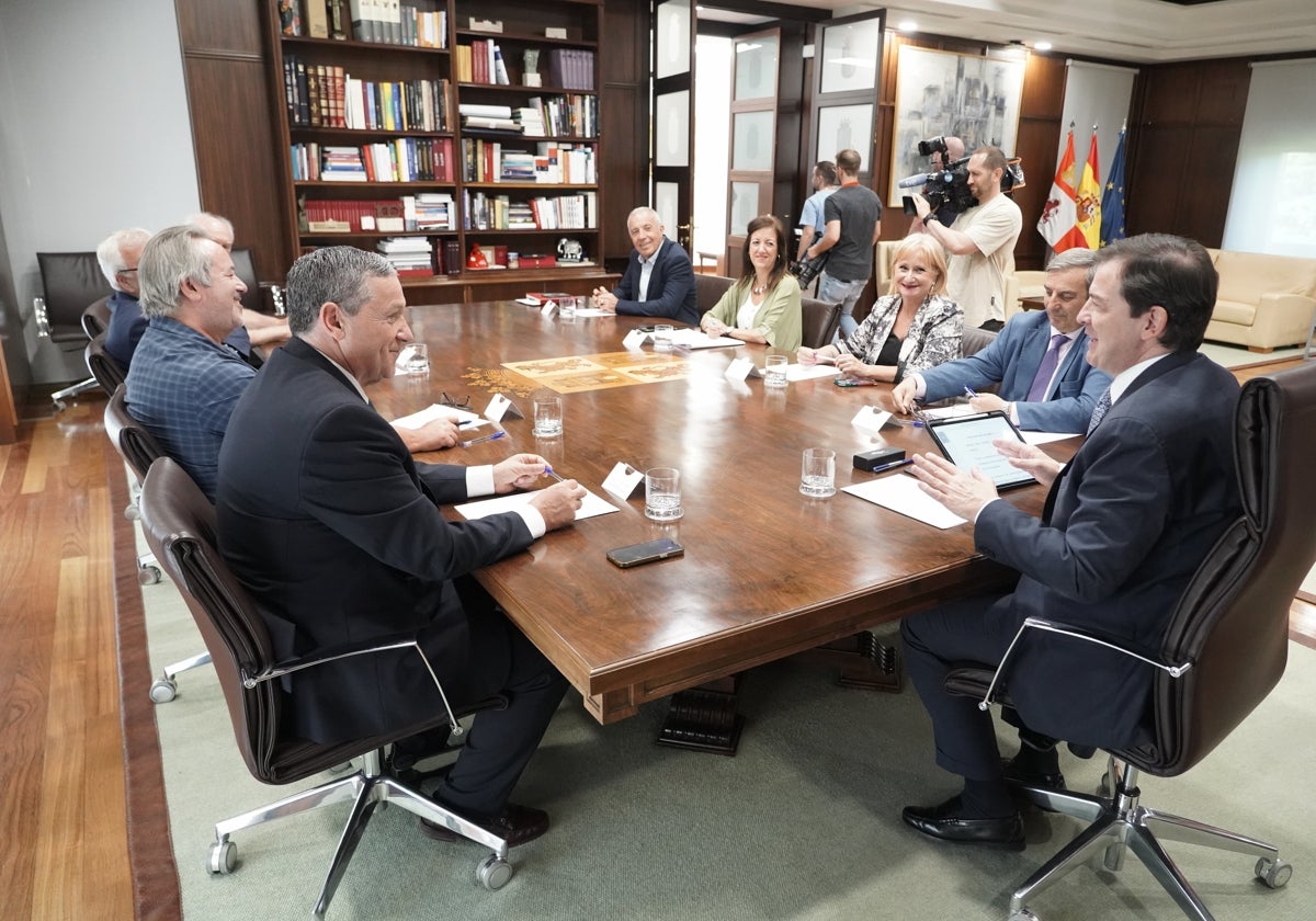 Encuentro del presidente de la Junta con responsables de instituciones de Zamora