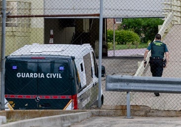 El abogado al que grabaron con la fontanera del PSOE Leire Díez visitó a Santos Cerdán en su primer día en Soto del Real
