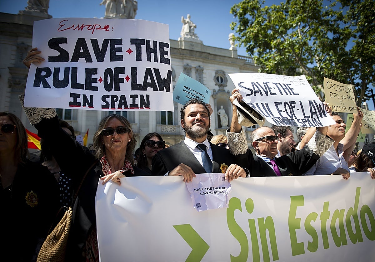 Concentración de jueces y fiscales delante del Tribunal Supremo el pasado sábado