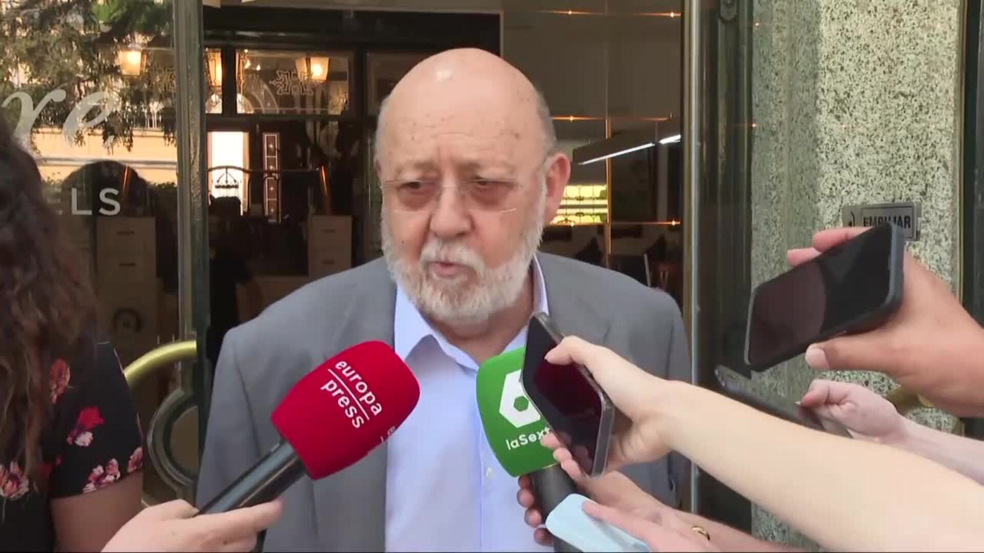 Tezanos defiende &quot;esperar a la resolución&quot; de los casos de corrupción y no descarta un montaje