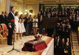 España aclama a Felipe VI en el inicio de su reinado