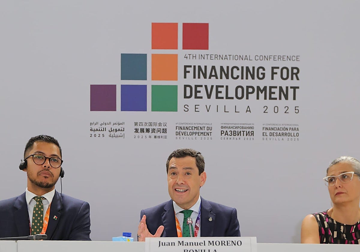 Juanma Moreno ha intervenido en la ponencia sobre 'Financiación de la localización de los Objetivos de Desarrollo Sostenible (ODS)'