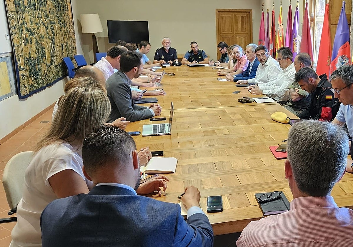Reunión de coordinación en el Ayuntamiento de Ávila ante los problemas de suministro de agua por la presencia de manganeso