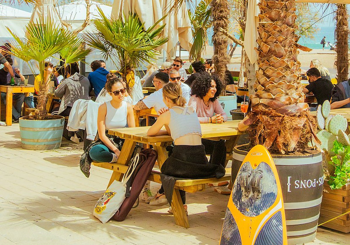 La terrada frente se ha ampliado en Sea You en la playa del Coco de Badalona