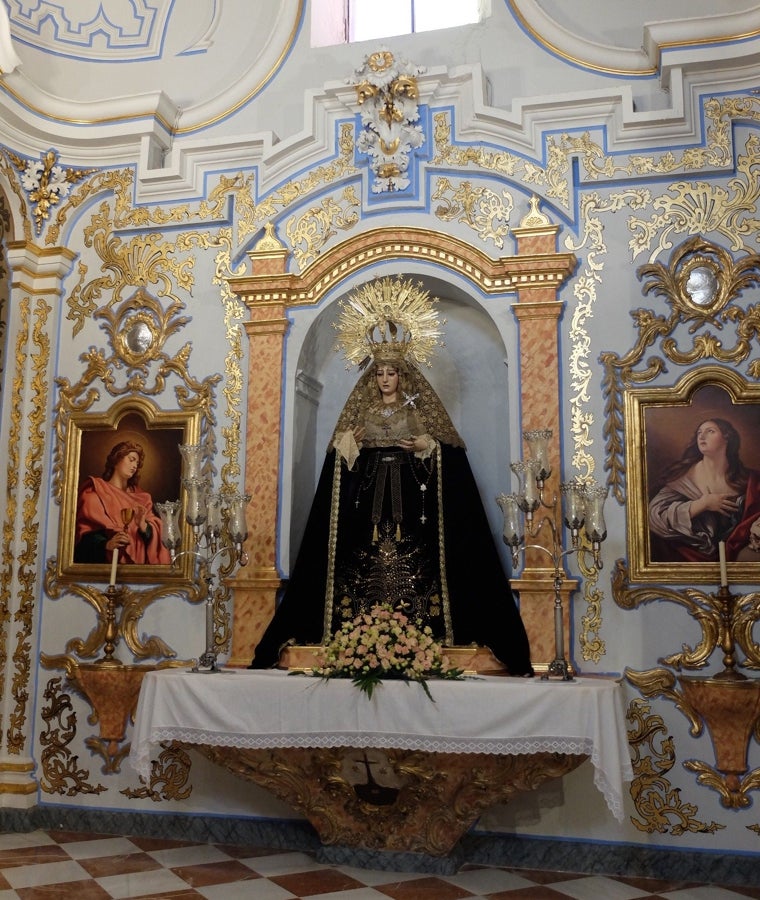 La Virgen del Mayor Dolor en su Soledad vuelve a estar en el altar de la capilla