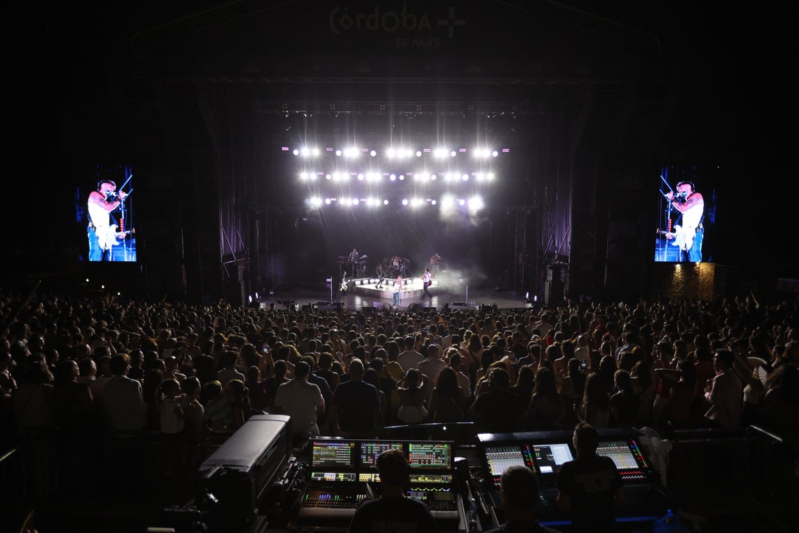 Dani Fernández pone bocabajo el Festival de la Guitarra de Córdoba, en imágenes