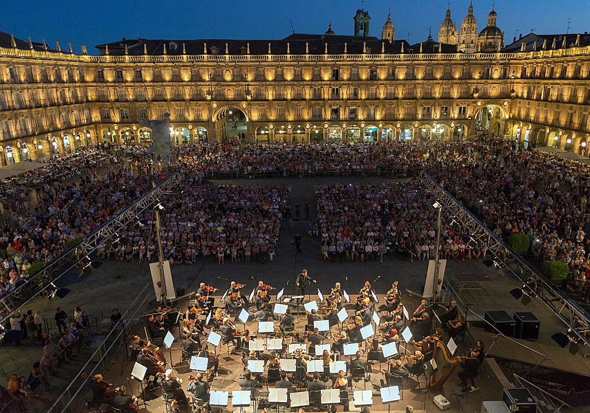 La gira 'Plazas Sinfónicas' en la Plaza Mayor de Salamanca, en una imagen de archivo