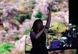 Amaral sumerge El Arenal de Córdoba en rock y poesía, en imágenes