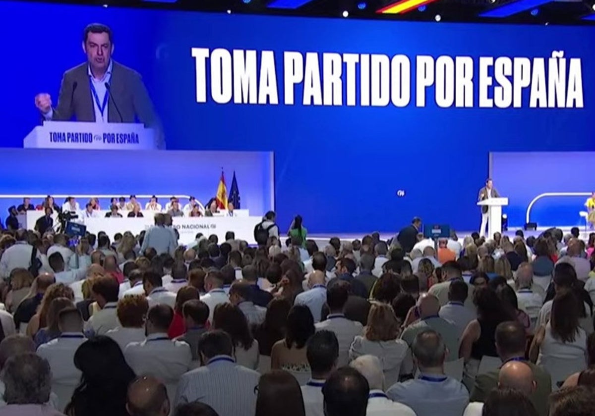 El presidente del PP-A, Juanma Moreno, interviene en el XXI Congreso nacional del PP que se celebra en Madrid