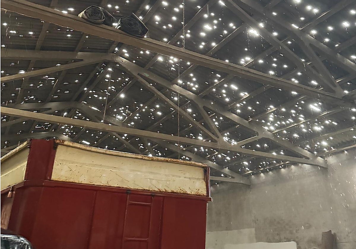 Daños en el tejado de una nave en Osorno (Palencia)