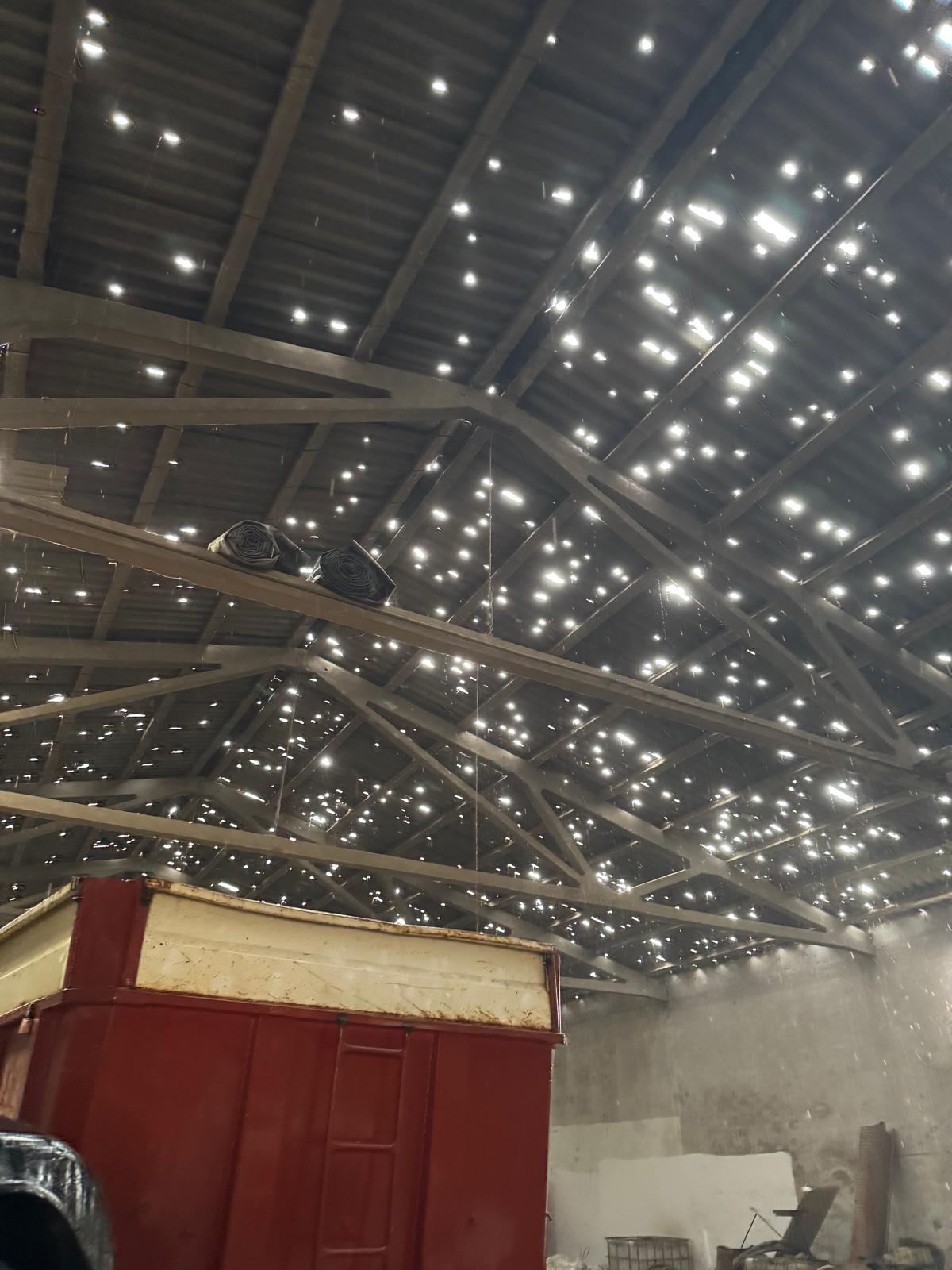 Daños en una nave agrícola en Osorno (Palencia)