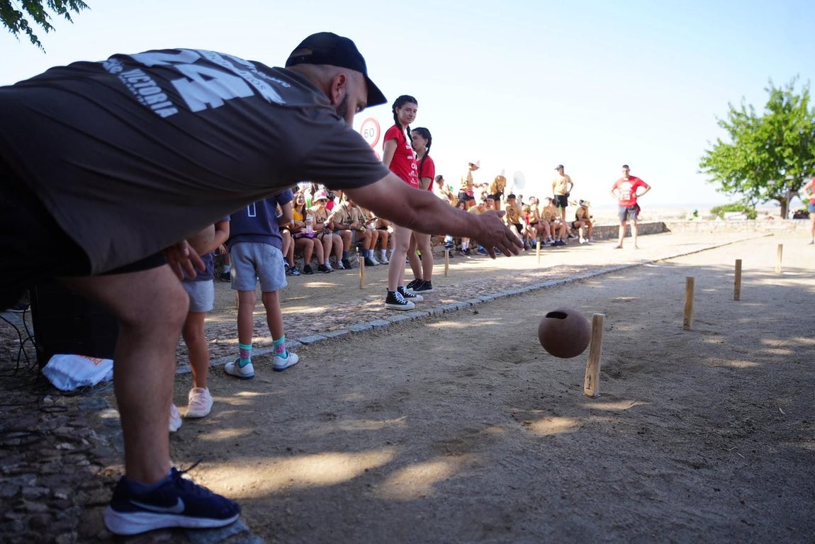Las Olimpiadas Rurales reviven en Añora el juego más tradicional, en imágenes
