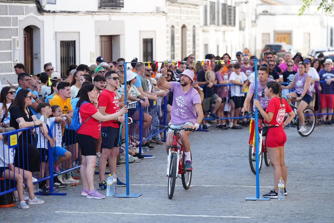 Las Olimpiadas Rurales reviven en Añora el juego más tradicional, en imágenes