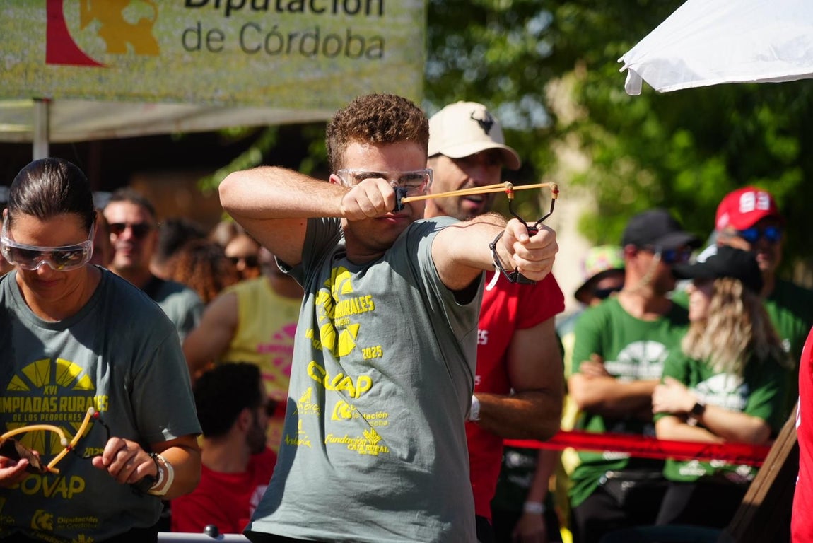 Las Olimpiadas Rurales reviven en Añora el juego más tradicional, en imágenes