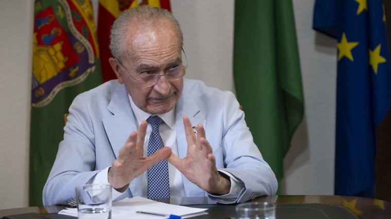 El alcalde durante la entrevista