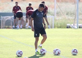 El Córdoba CF regresa al trabajo con 25 jugadores y muchas expectativas: de la clínica al césped