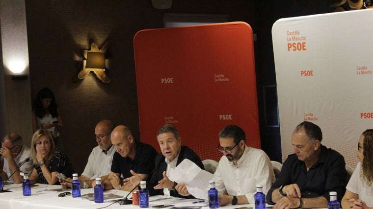 Page presidió la reunión de la Ejecutiva regional del PSOE en la localidad conquense de Tarancón