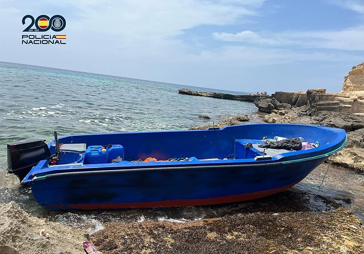 Patera localizada en Mallorca.