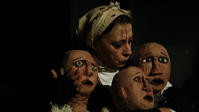 Montaje de 'La rosa de papel'