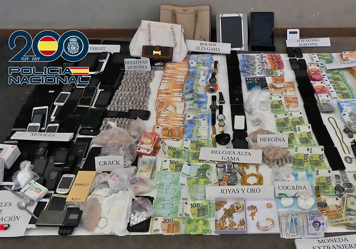Se ha incautado droga y dinero en efectivo en varias monedas