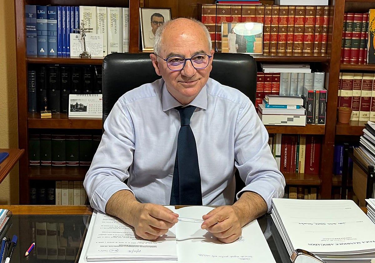 El decano del Colegio de Abogados de Lucena, Manuel Egea