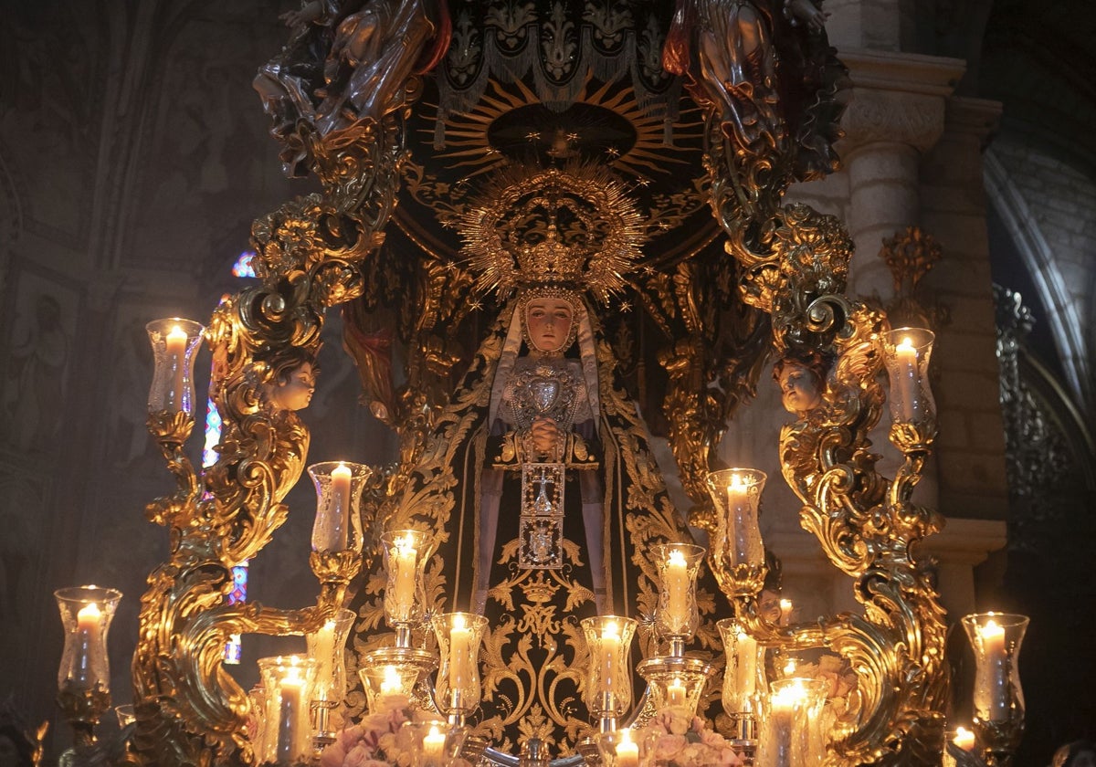 Nuestra Señora Madre de Dios en sus Tristezas, en su paso