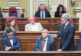 Clavijo reprocha a Sánchez que siga sin contestar a Canarias sobre si puede destinar el superávit a vivienda