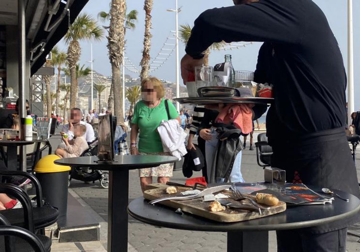 Un influencer intenta comer gratis en una pizzería de Valencia y esta es la reacción del dueño: «Te invitamos...»