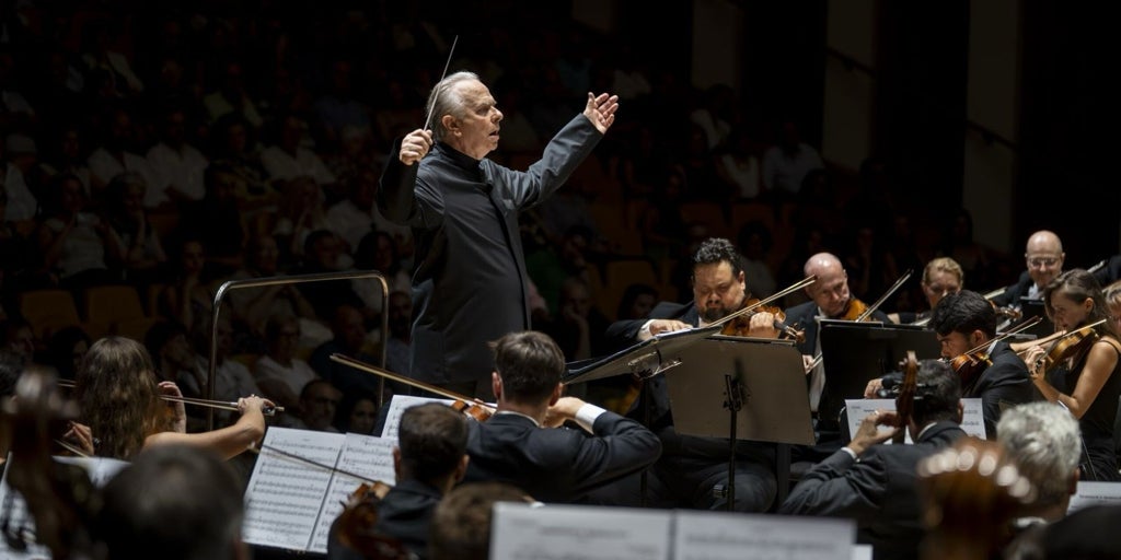 Sir Mark Elder se presenta en Les Arts y lleva la música a otro nivel