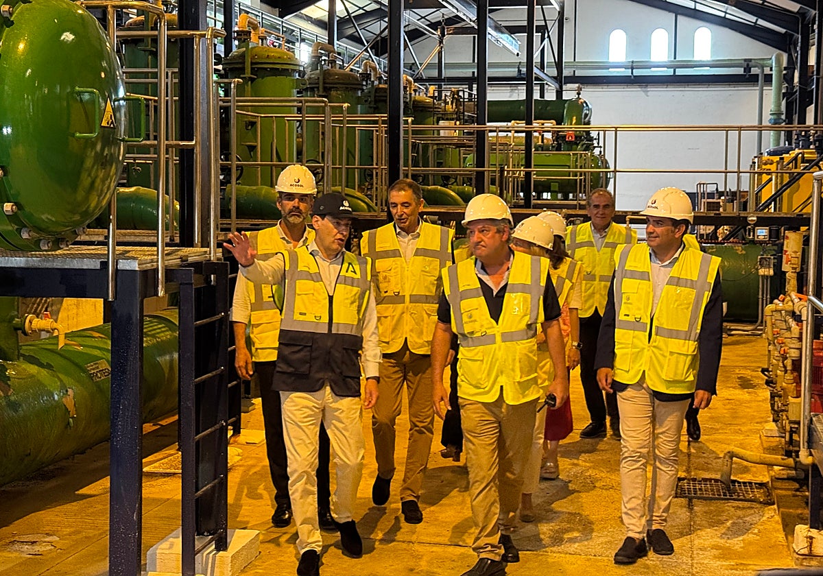 El presidente durante su visita a la planta desaladora