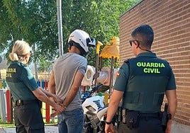 Detenidos dos repartidores de comida rápida por agredirse tras una discusión de tráfico