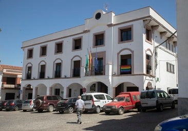 Investigan la compra irregular de gambas, langostinos y paté en el ayuntamiento socialista de Villaviciosa de Córdoba