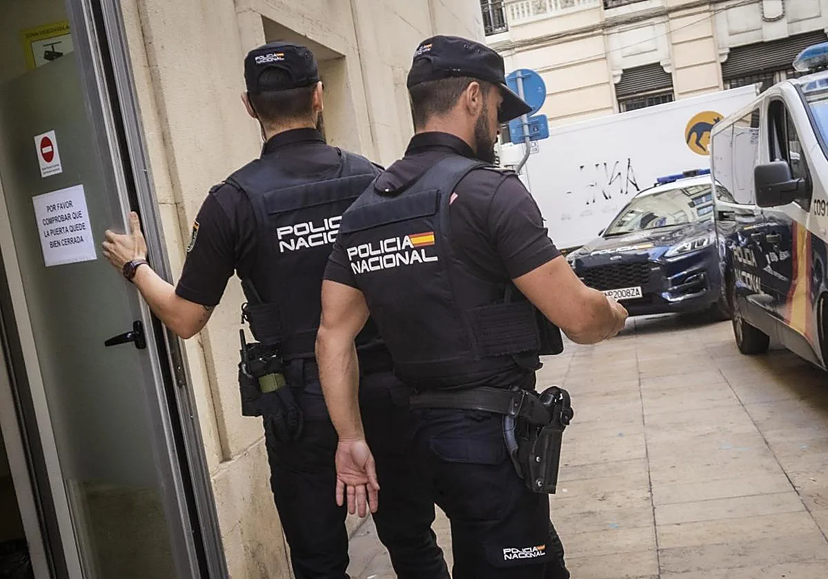 La Policía libera a 32 mujeres víctimas de una red de explotación sexual en Murcia y detiene a 14 responsables