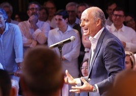 Camps desafía al partido y se presenta como candidato para volver a presidir el PP valenciano