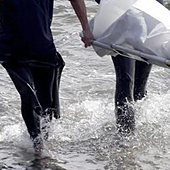 Rescatado sin vida un pescador que cayó al mar en la costa de Candelaria (Tenerife)