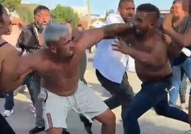 Detenidos seis miembros de la familia de la novia por la pedida de mano gitana en Ribeira que acabó en reyerta mortal