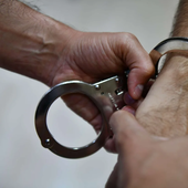 Entró en la casa de su expareja y la agredió sexualmente: «Voy a hacer lo que me dé la gana contigo y te voy a matar»