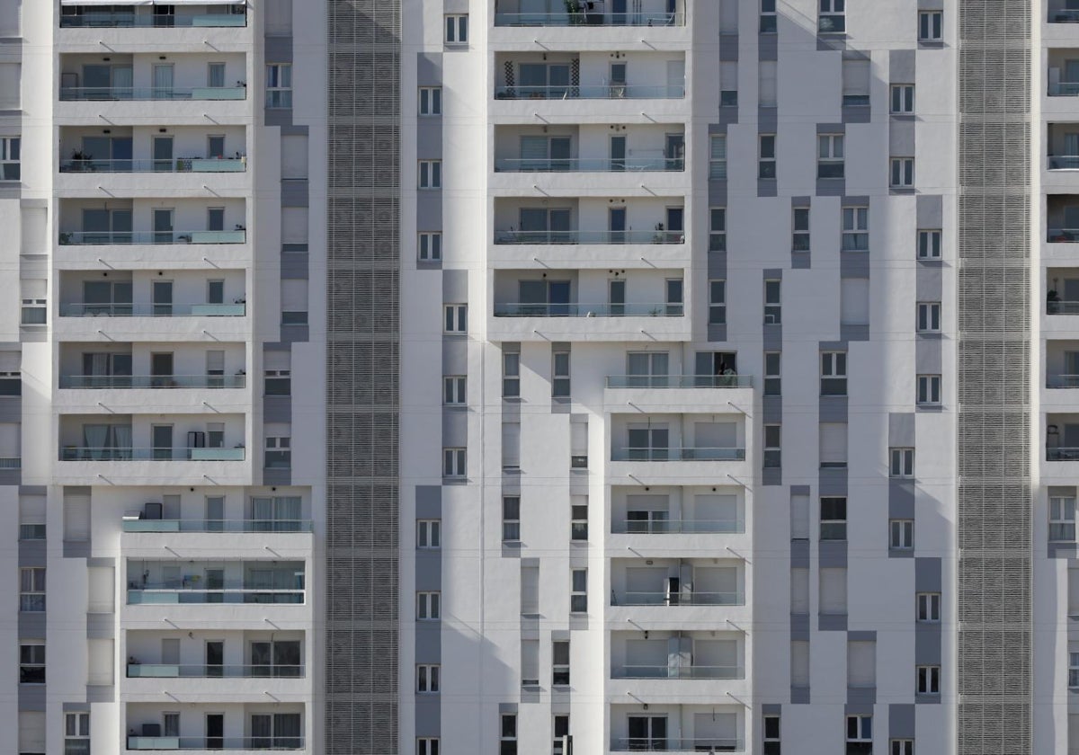 Vista general del un bloque de viviendas de nueva construcción en Valencia