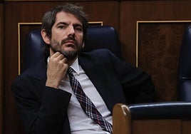 Urtasun reprocha a Page que le debería preocupar más el 'dumping fiscal' que hace Ayuso con el resto de comunidades que Cataluña