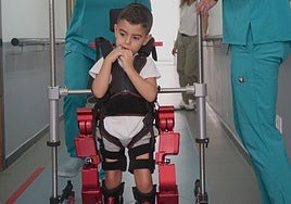 Fepamic Salud incorpora en Córdoba el exoesqueleto Atlas 2030 para la rehabilitación infantil