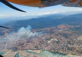 El incendio de Algeciras queda estabilizado y se recuperan las conexiones ferroviarias