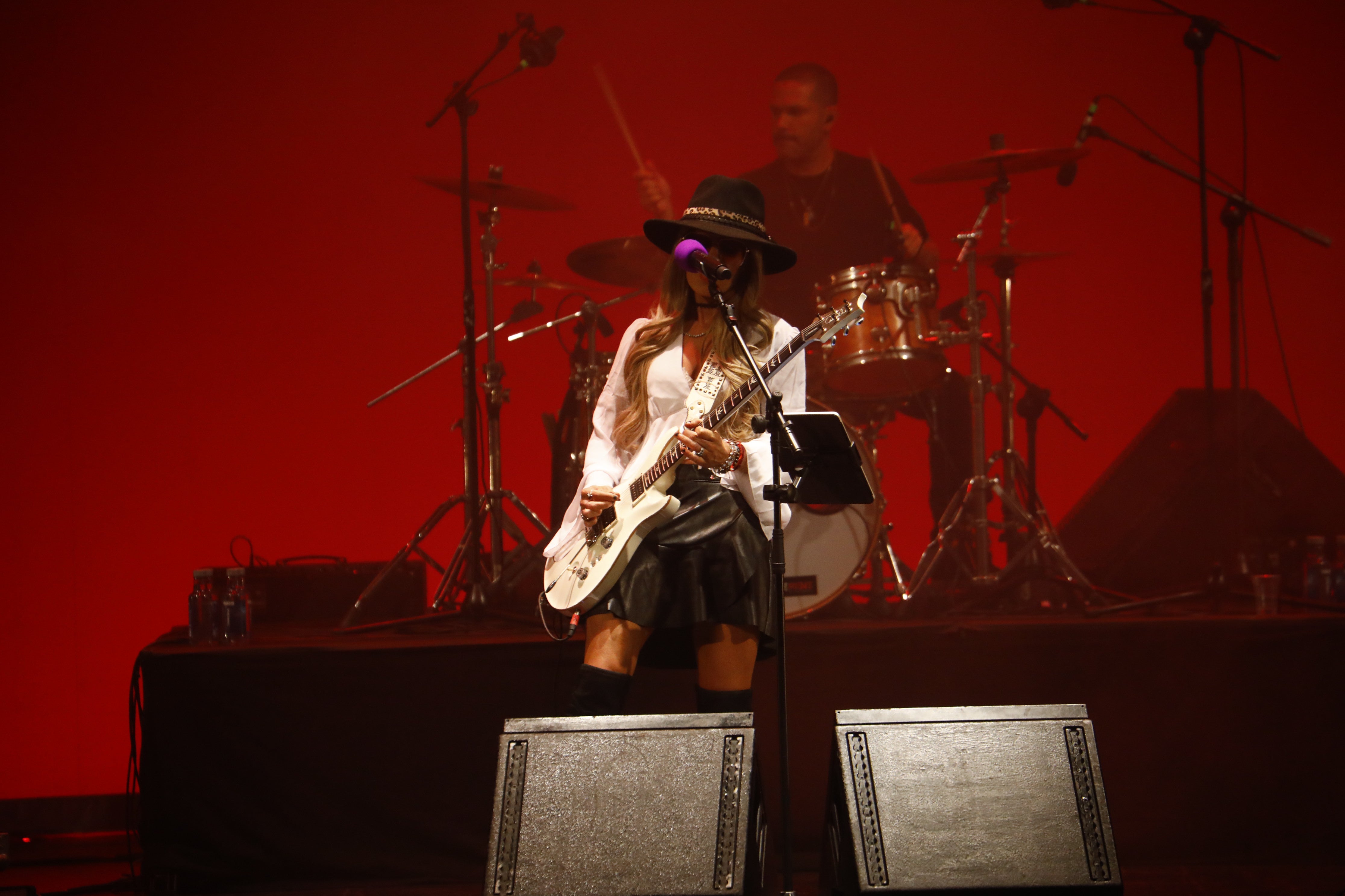 Las mejores imágenes del concierto de Orianthi, la diva australiana del blues y el rock en Córdoba