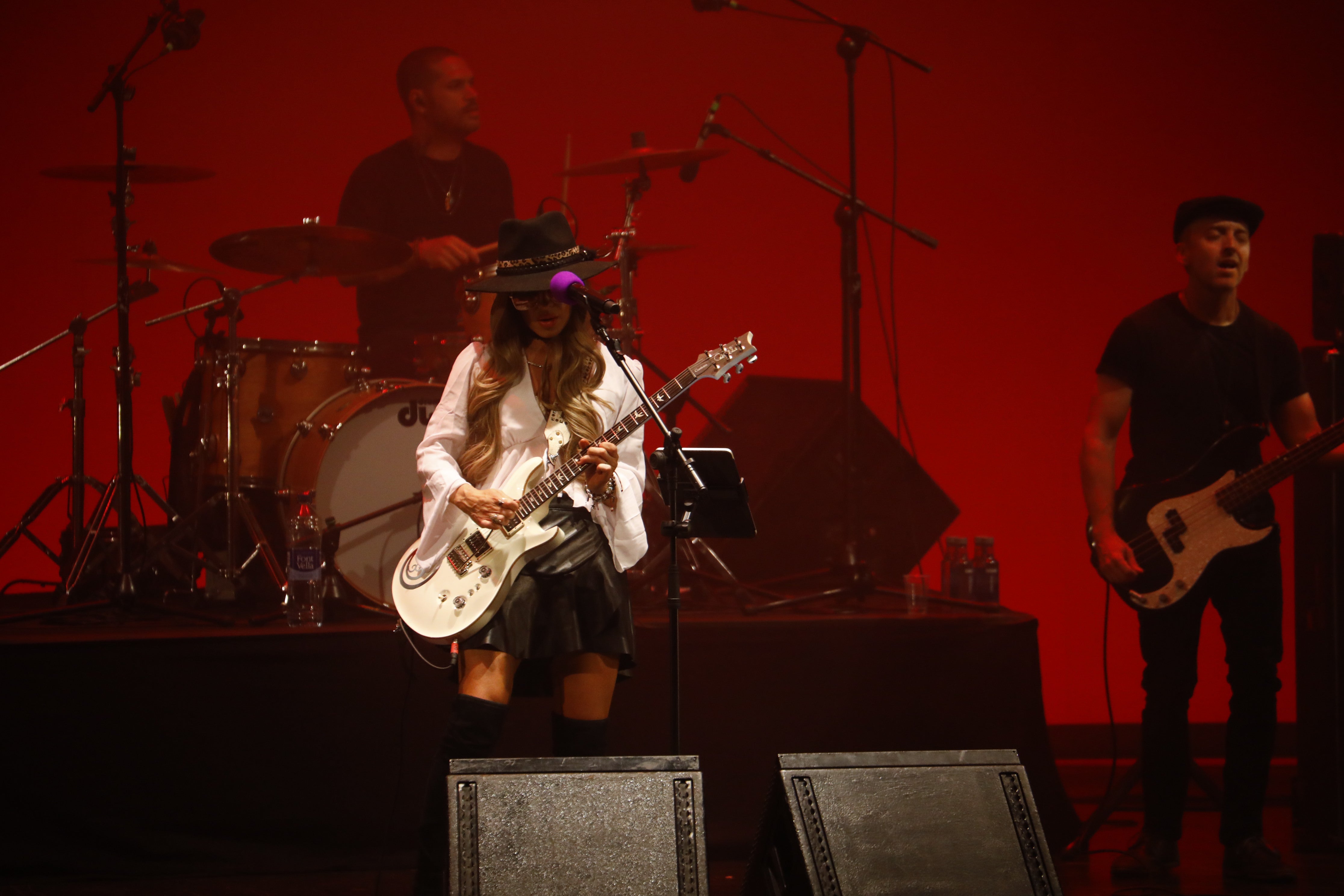 Las mejores imágenes del concierto de Orianthi, la diva australiana del blues y el rock en Córdoba