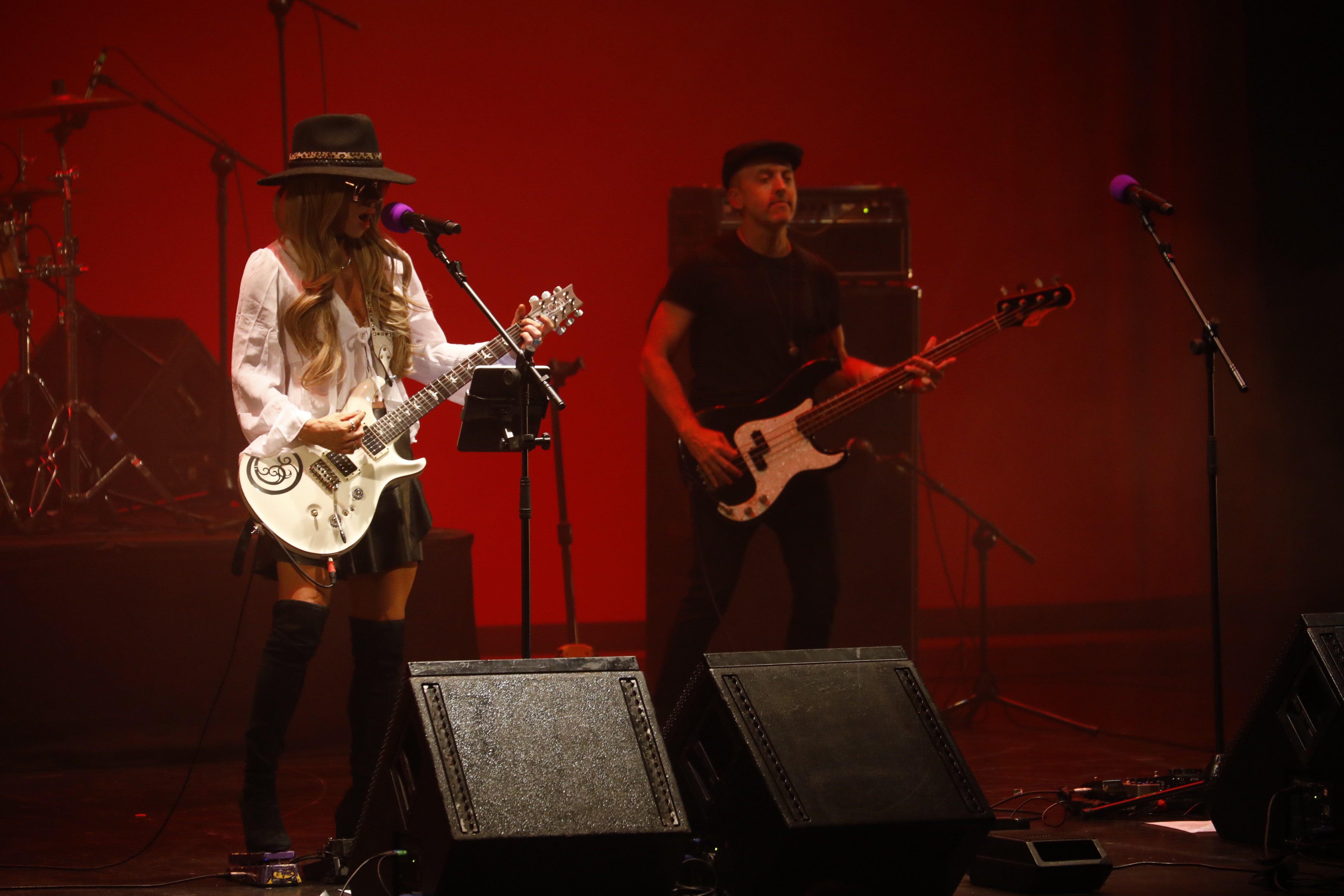 Las mejores imágenes del concierto de Orianthi, la diva australiana del blues y el rock en Córdoba