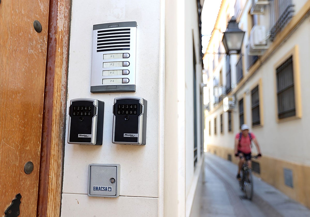 Los apartamentos turísticos se muestran bien presentes en las ciudades turísticas andaluzas.